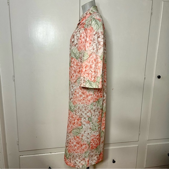 Vintage 70s Pink Hydrangea Floral Print Double Knit Polyester House Coat - Picture 4 of 6